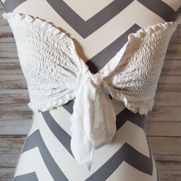 Charlotte Russe Tops - Charlotte russe tie front tube top (844)🦋